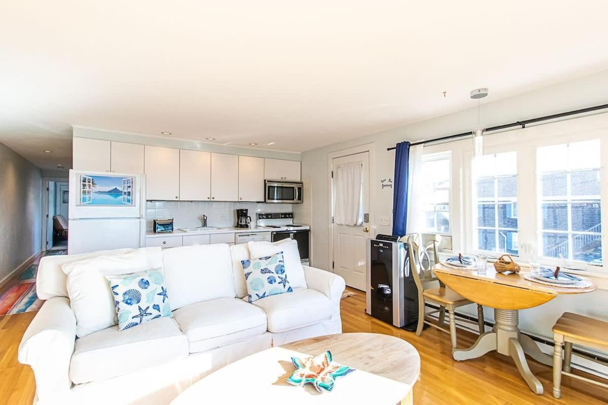 East End Condo Across From Assoc Beach Provincetown Extérieur photo
